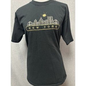 Fruit of the Loom TShirt Metallic Embroidered NY City Skyline Twin Towers Medium